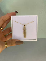Cargar imagen en el visor de la galería, Majesty Palm Leaf Necklace with White Cubic Zirconias
