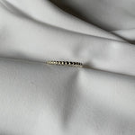 Charger l&#39;image dans la galerie, Thin Sterling Silver Beaded Band

