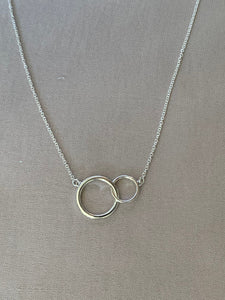 Circle interlocking necklace deals