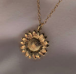 將圖片載入圖庫檢視器 Sunflower Charm Necklace
