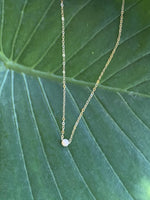 Cargar imagen en el visor de la galería, Dainty Minimalist Gold Ball Necklace - Jewelers Garden
