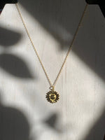 Cargar imagen en el visor de la galería, Sunflower Charm Necklace - Jewelers Garden
