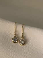 Cargar imagen en el visor de la galería, Cubic Zirconia Dangle Earrings - Jewelers Garden
